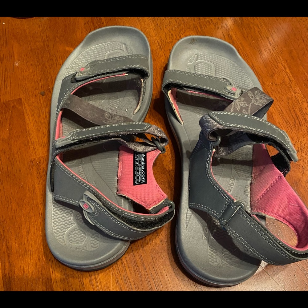 Columbia size 8 grey and pink sandals with Velcro straps.